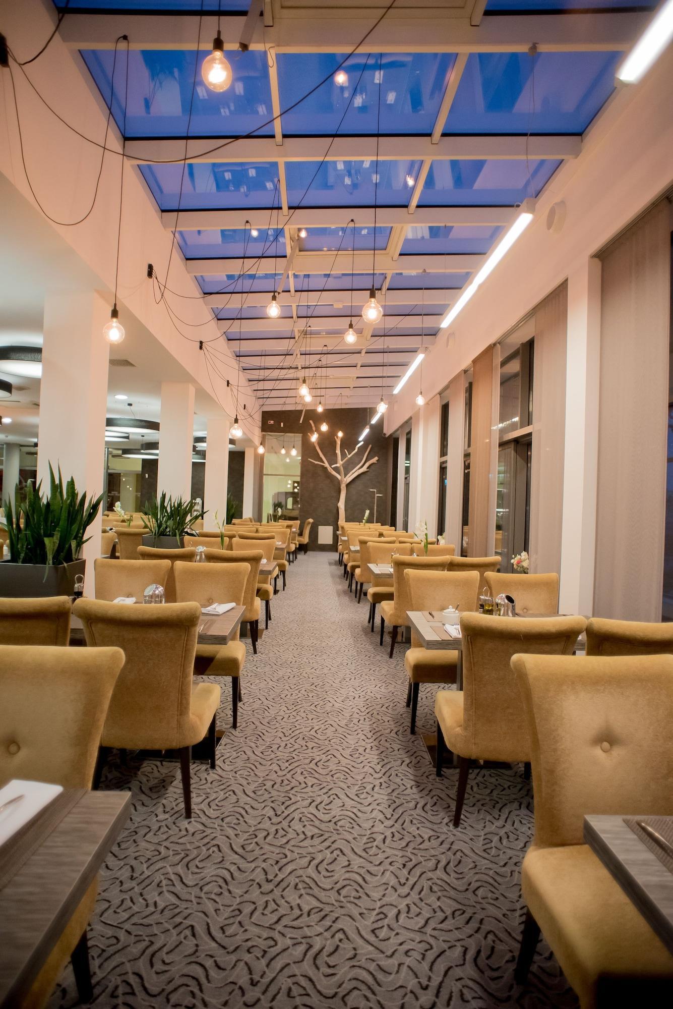 Haston City Hotel Βρότσλαβ Εξωτερικό φωτογραφία