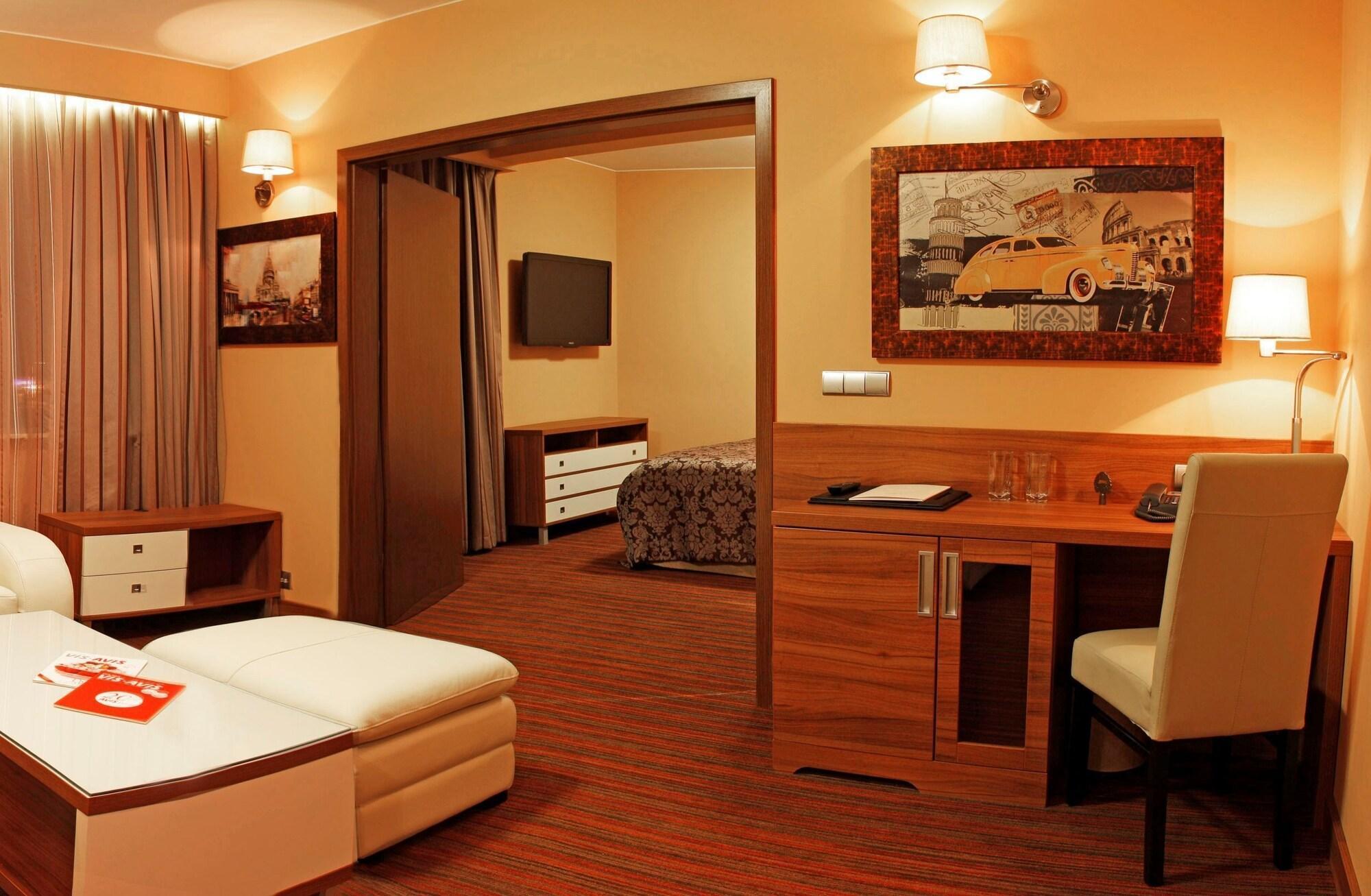 Haston City Hotel Βρότσλαβ Εξωτερικό φωτογραφία
