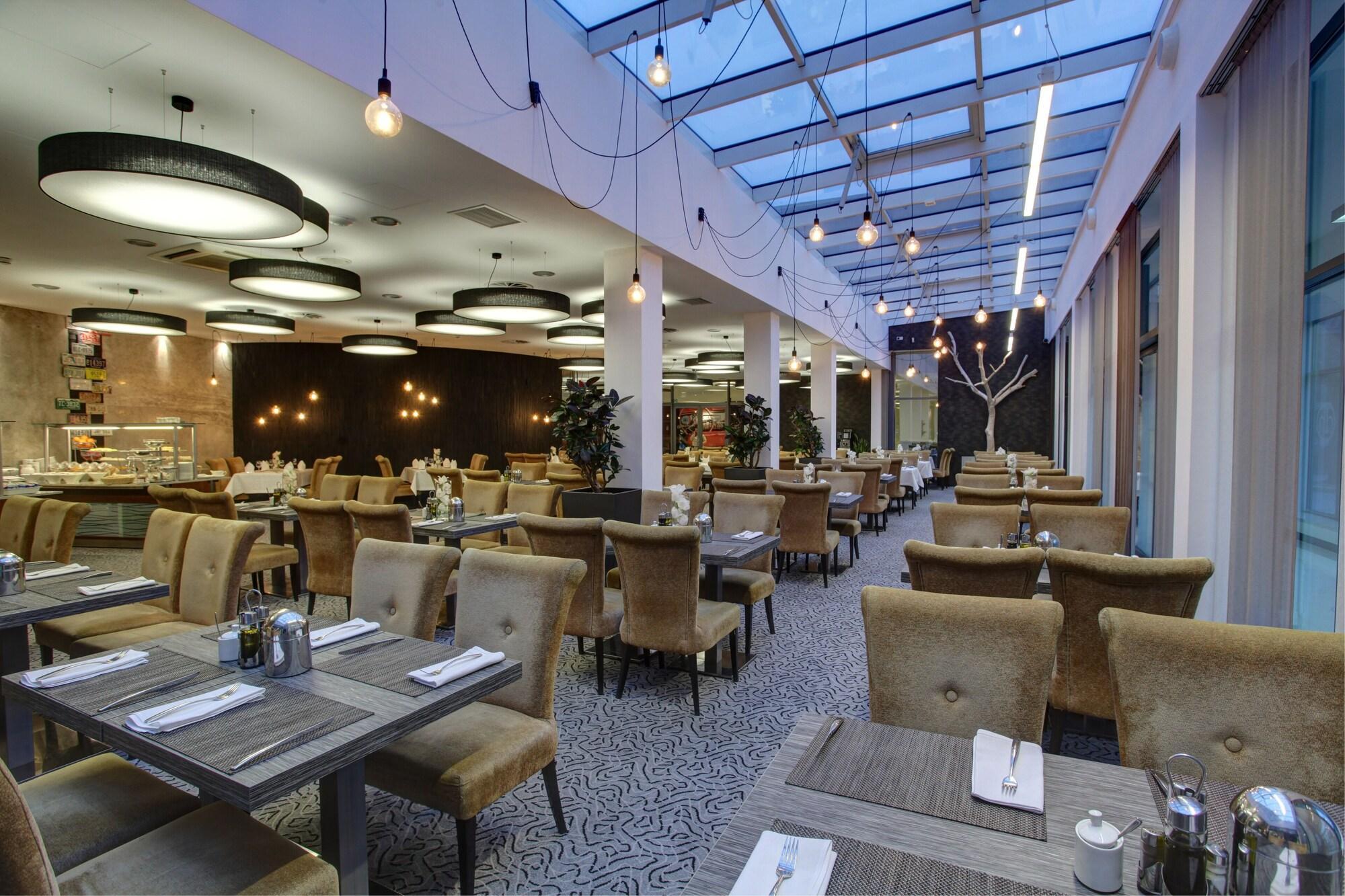 Haston City Hotel Βρότσλαβ Εξωτερικό φωτογραφία