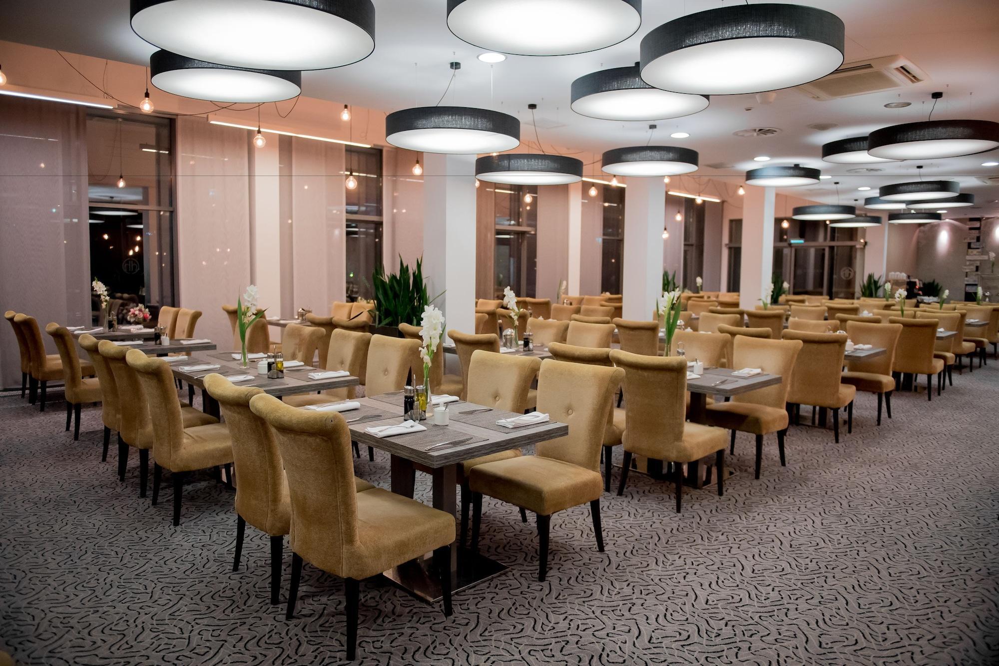 Haston City Hotel Βρότσλαβ Εξωτερικό φωτογραφία