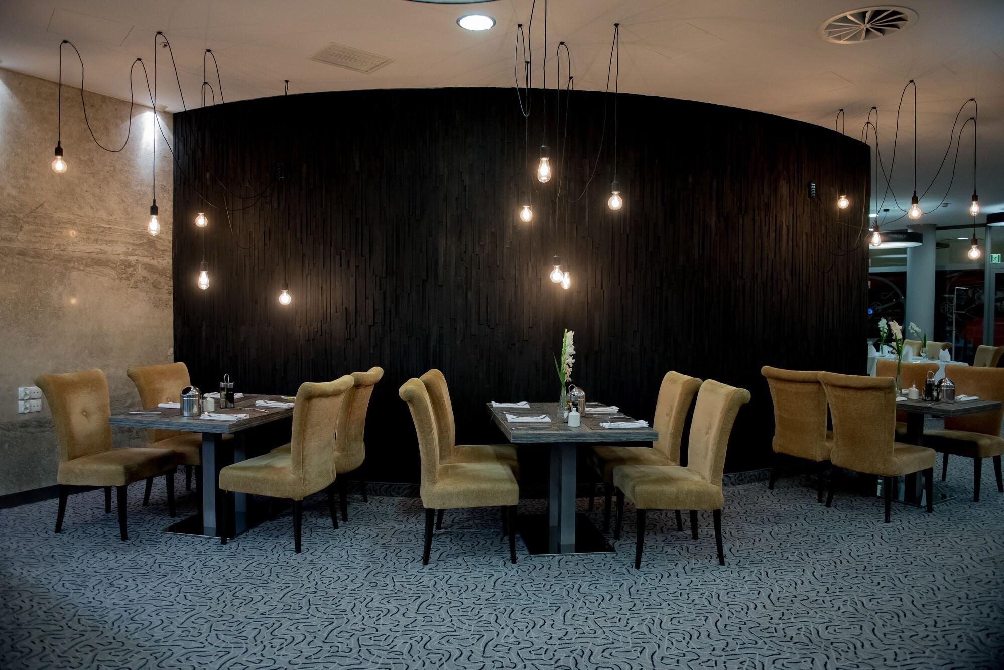 Haston City Hotel Βρότσλαβ Εξωτερικό φωτογραφία