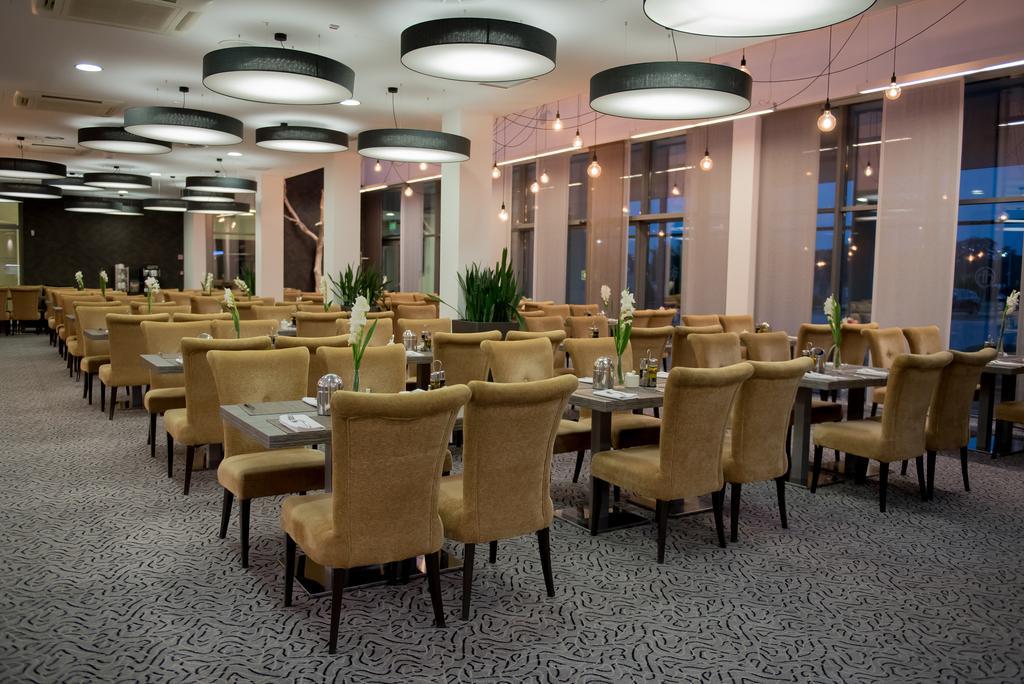 Haston City Hotel Βρότσλαβ Εξωτερικό φωτογραφία