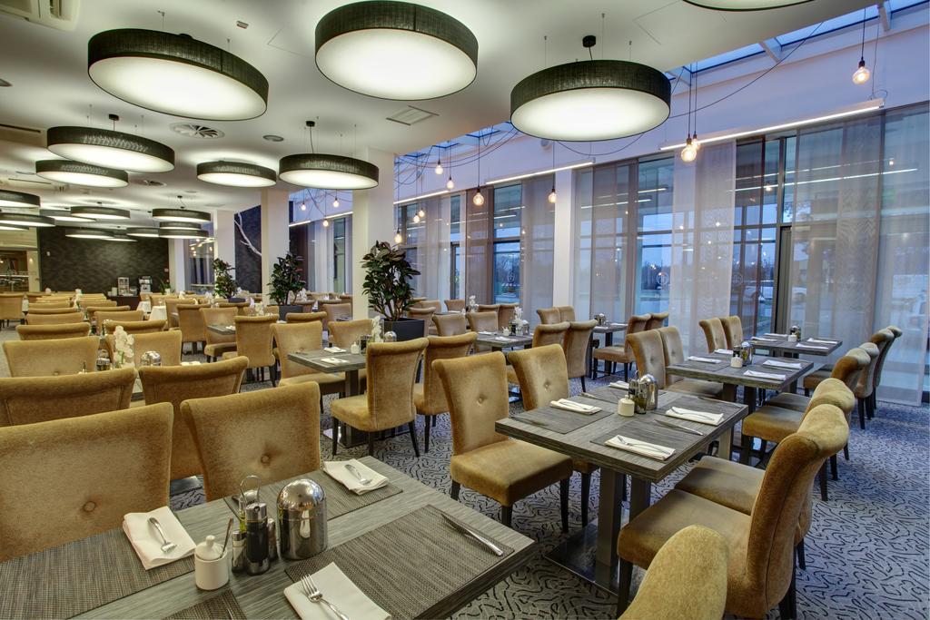 Haston City Hotel Βρότσλαβ Εξωτερικό φωτογραφία