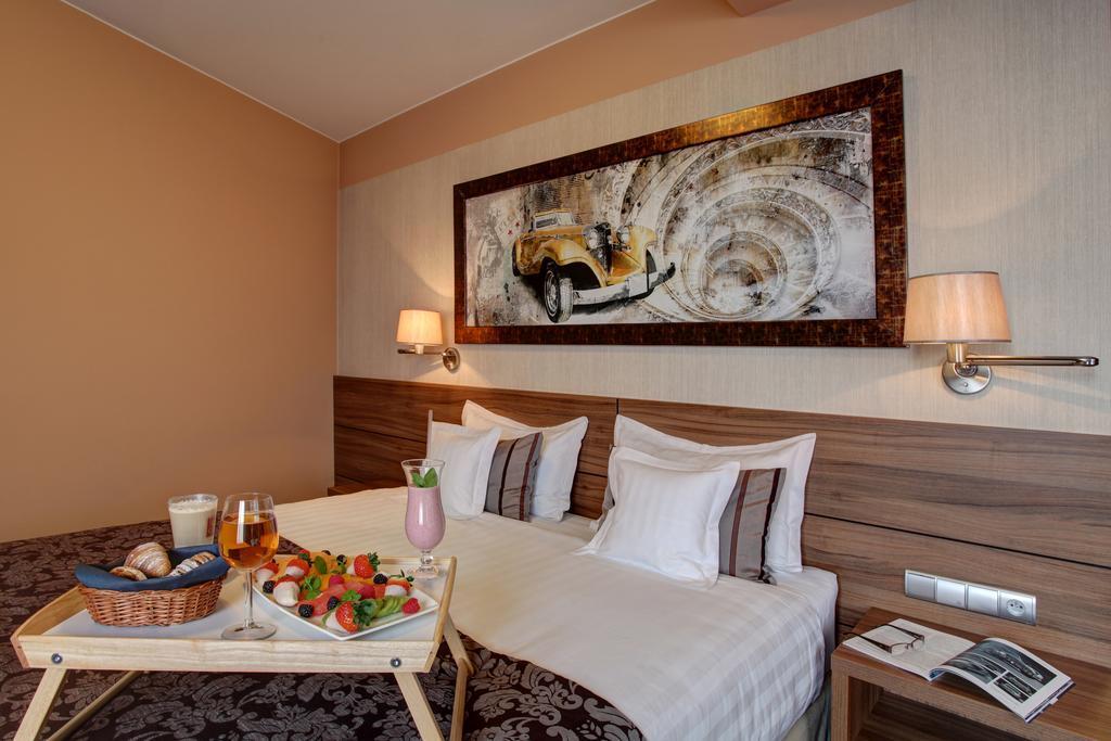 Haston City Hotel Βρότσλαβ Εξωτερικό φωτογραφία